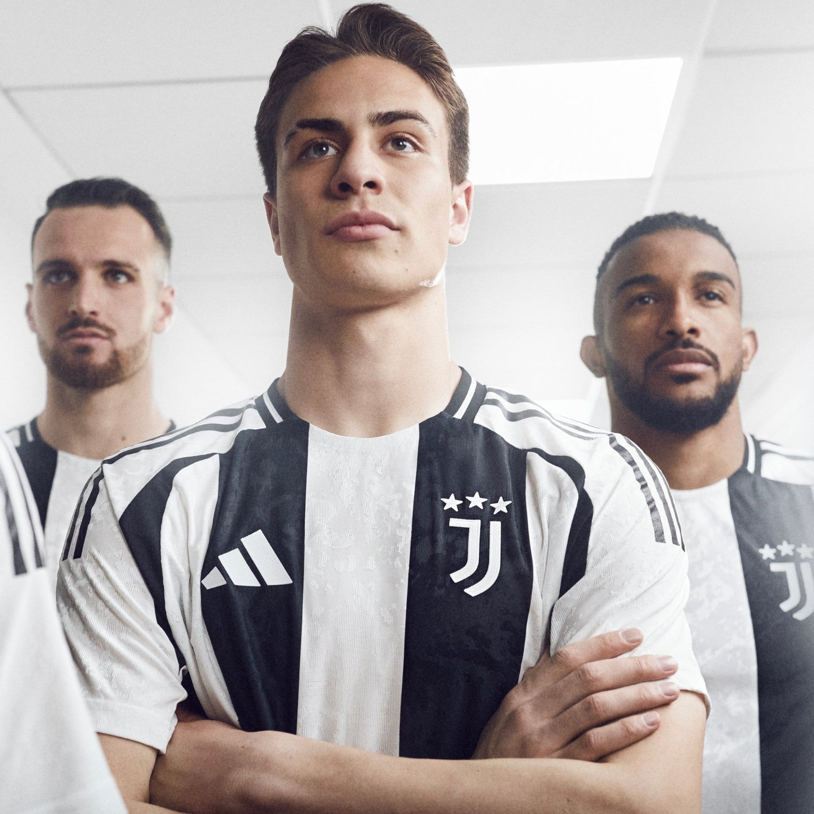 Juventus 24/25 Home Kit